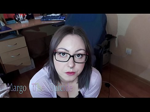 ❤️ Ragazza sexy con gli occhiali succhia il dildo profondamente sulla macchina fotografica ☑ Super pornoal it.hentaisun.ru ❌️